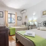 Morena Villa *